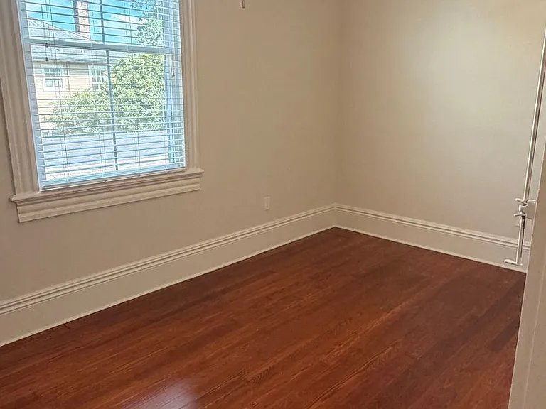 Gorgeous Two Story 3BD/2.5BA w/ Private Fenced in Backyard — Photo 17