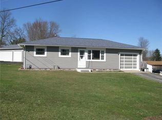 825 Hasenflu Dr, Hermitage, PA 16148