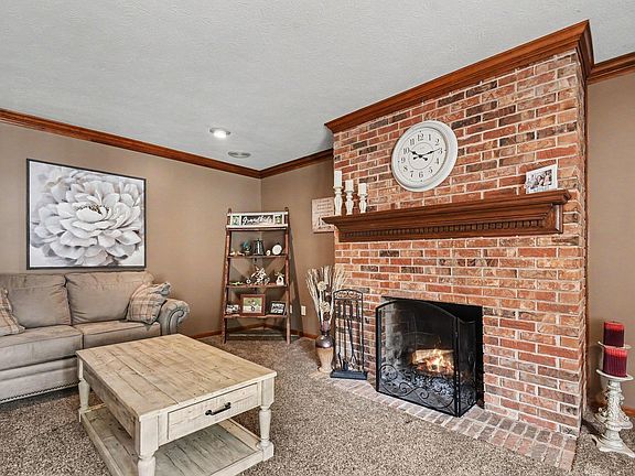 3rd image of 56235 Hollingshead Dr
