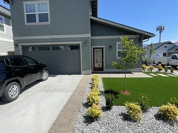 282 Rockfellow Pl, Talent, OR 97540