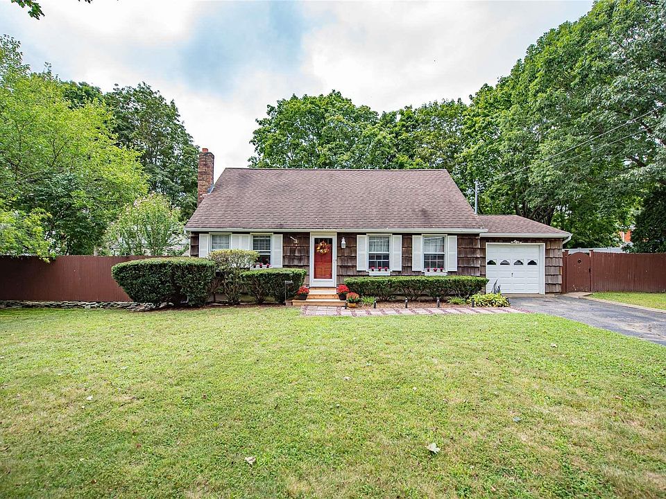 1st image of 318 Tyler Avenue