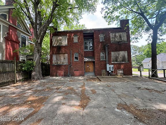 3rd image of 907 N Highland Ave