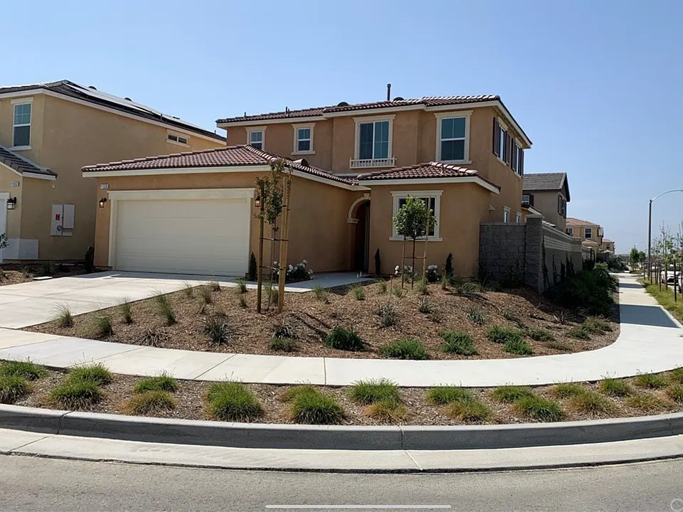 Green Meadows Ln