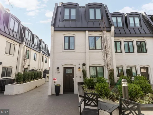 1204 Eton Ct NW #T2, Washington, DC 20007