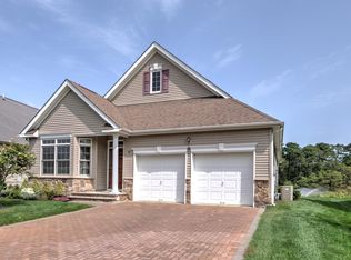 10 Boxwood Dr, Ocean, NJ 07712