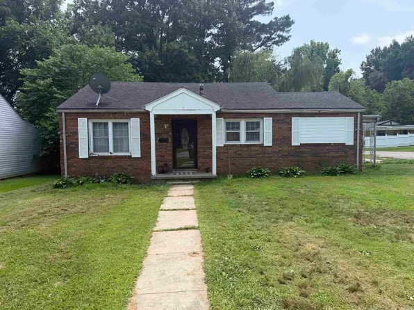794 W Davis St, Piggott, AR 72454