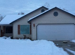 741 NE Nickernut Pl, Redmond, OR 97756