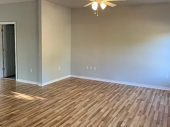 3 bed, 1500 sqft, $2,200 — Photo 3