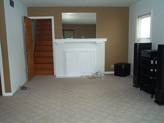 3rd image of 474 Blueridge Dr