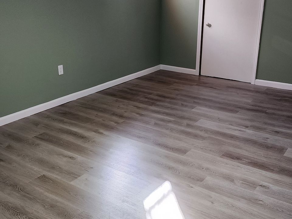 2nd image of 1925 McLaran Ave
