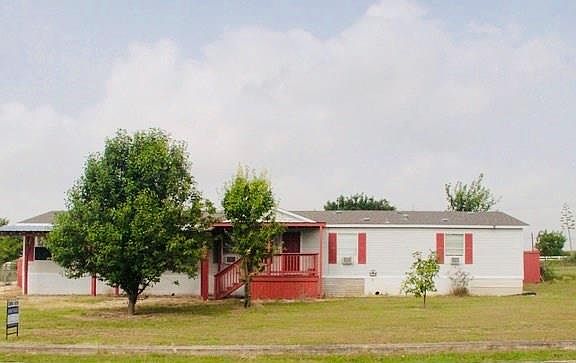 2nd image of 153 Yaupon Dr