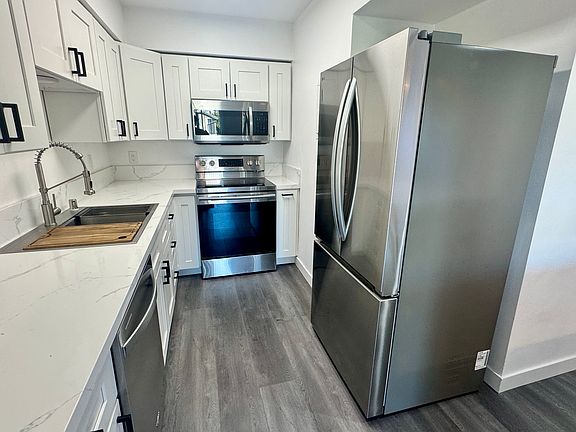 3rd image of 1615 Greenfield Ave #7