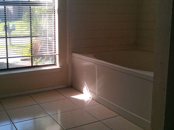 2nd image of 410 Appomattox Dr