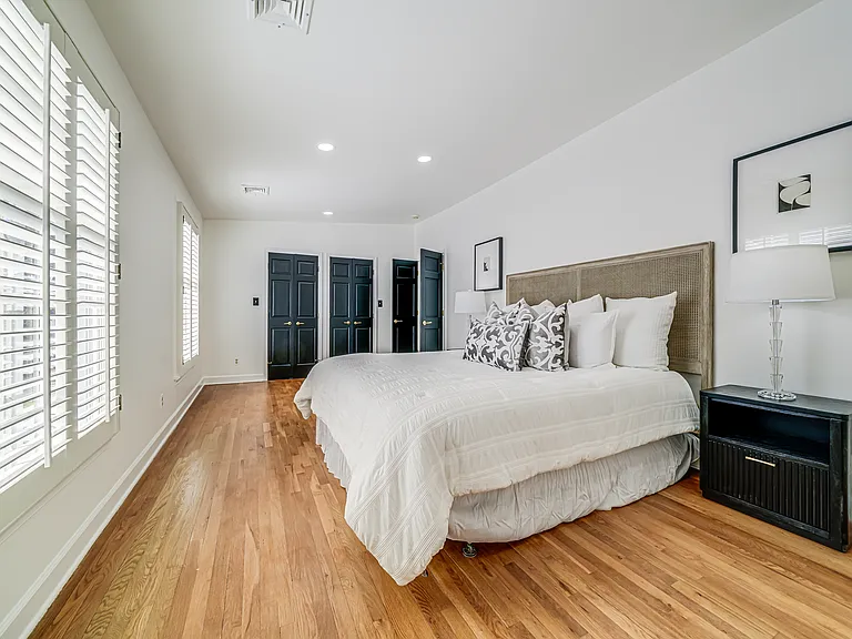 Secondary bedroom with sitting area