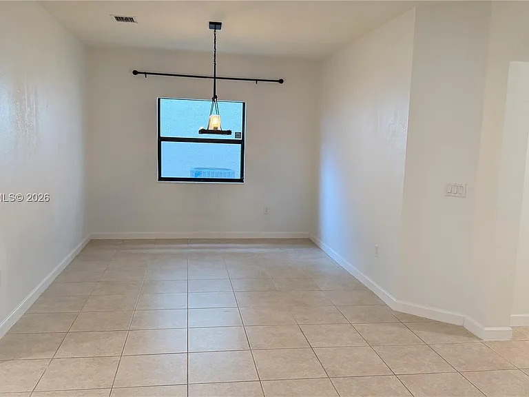 737 SE 37th Pl — Photo 4