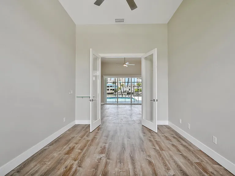 4231 Crayton Rd — Photo 18