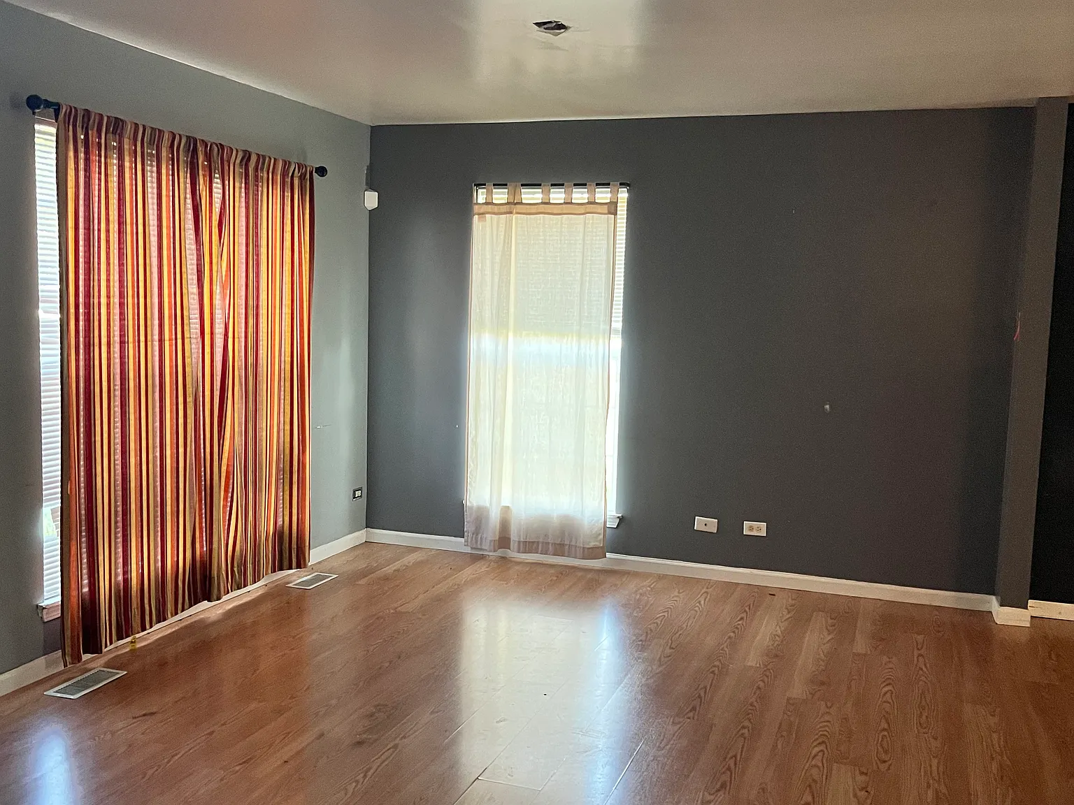 5 bed, 3.5 bath, 2800 sqft, $3,600 — Photo 4