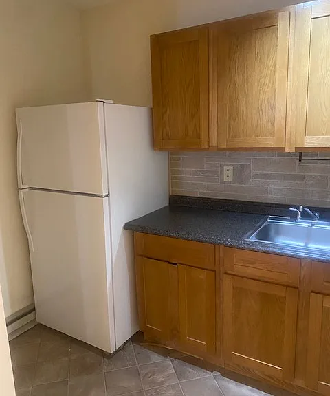 433 Warren St #8 — Photo 3