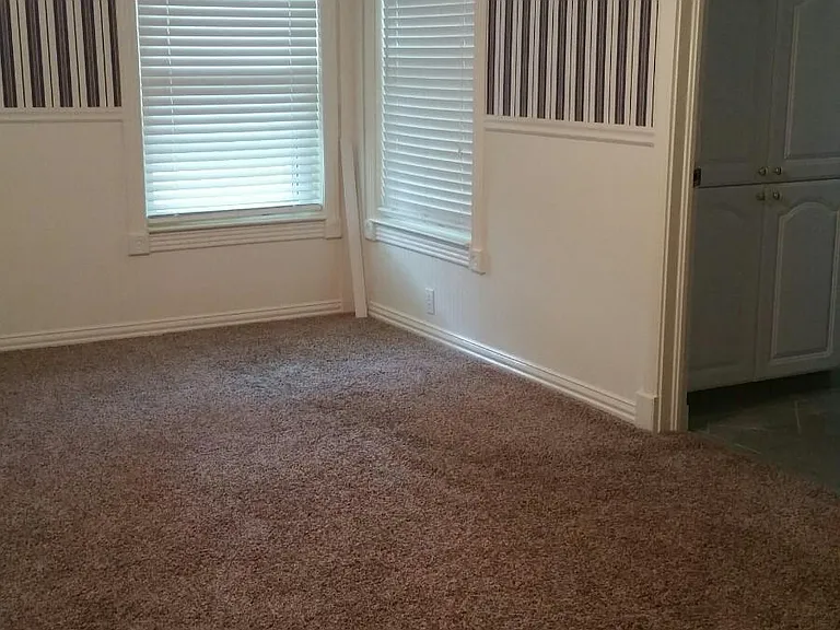 1010 Hopkins Dr — Photo 15