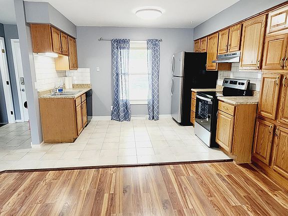 5th image of 4728 Norfolk Cir