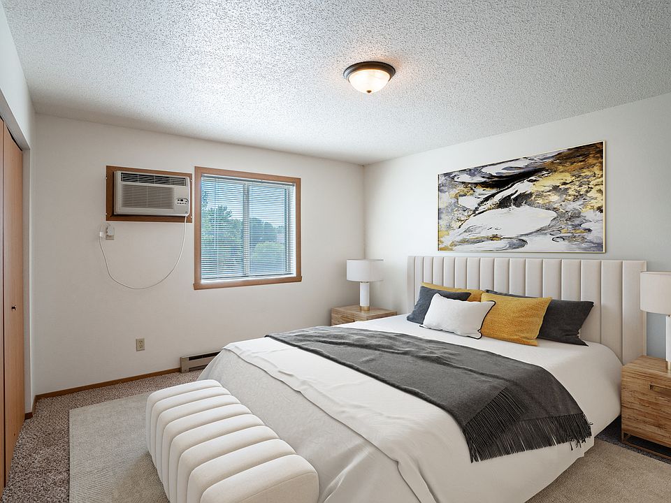Fargo, ND Westview Towers Apartments | Bedroom