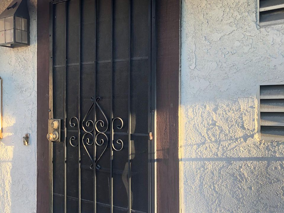 1st image of 1921 Wilcox Ave APT C