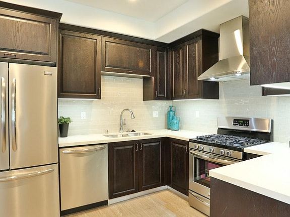 5th image of 12700 Moorpark St APT 403