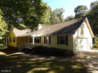 110 Oak Leaf Dr, Stockbridge, GA 30281