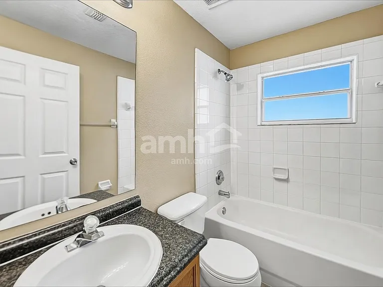 950 Woodsong Way — Photo 13