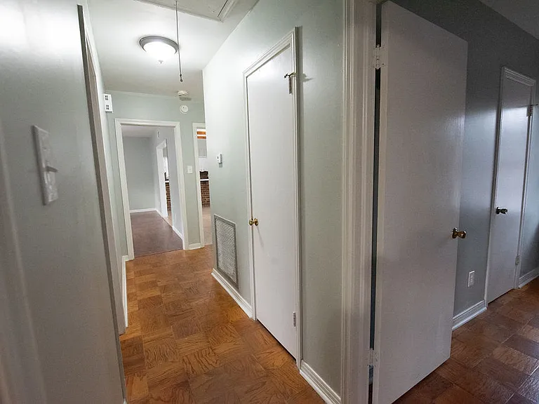 4361 Montclair Cir E — Photo 30