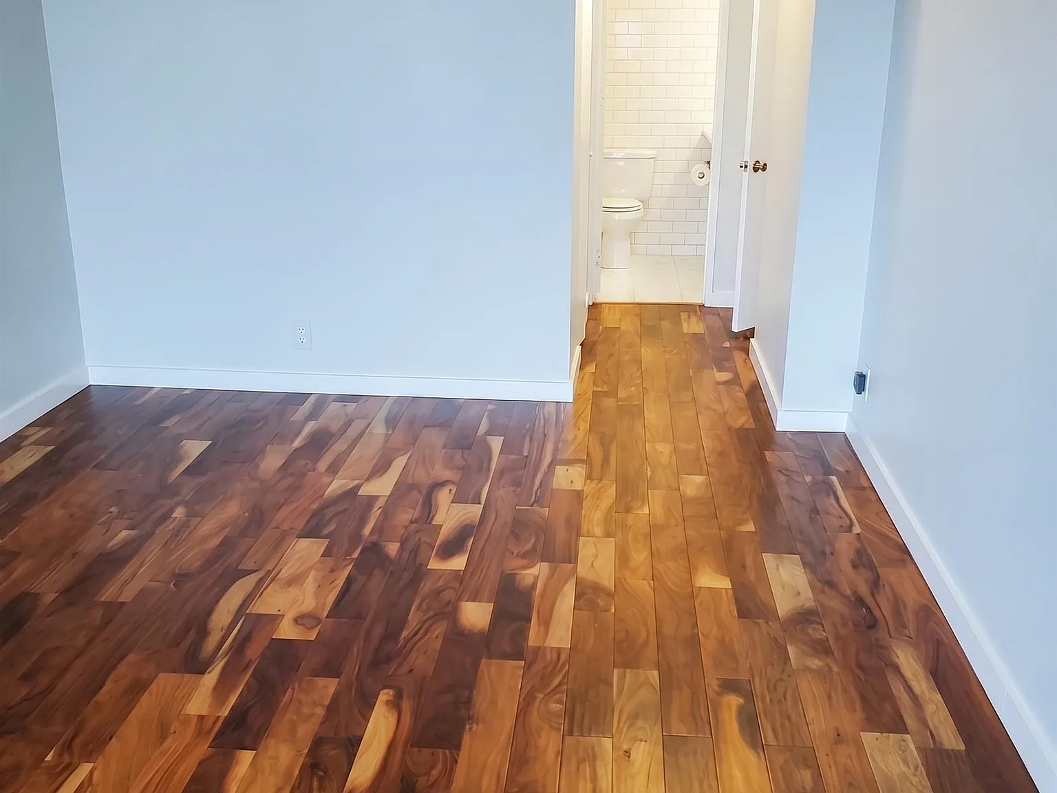 Galaxy Towers Condominium — Photo 4