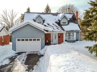 7 Mariposa Dr, Orillia, ON L3V 7G6