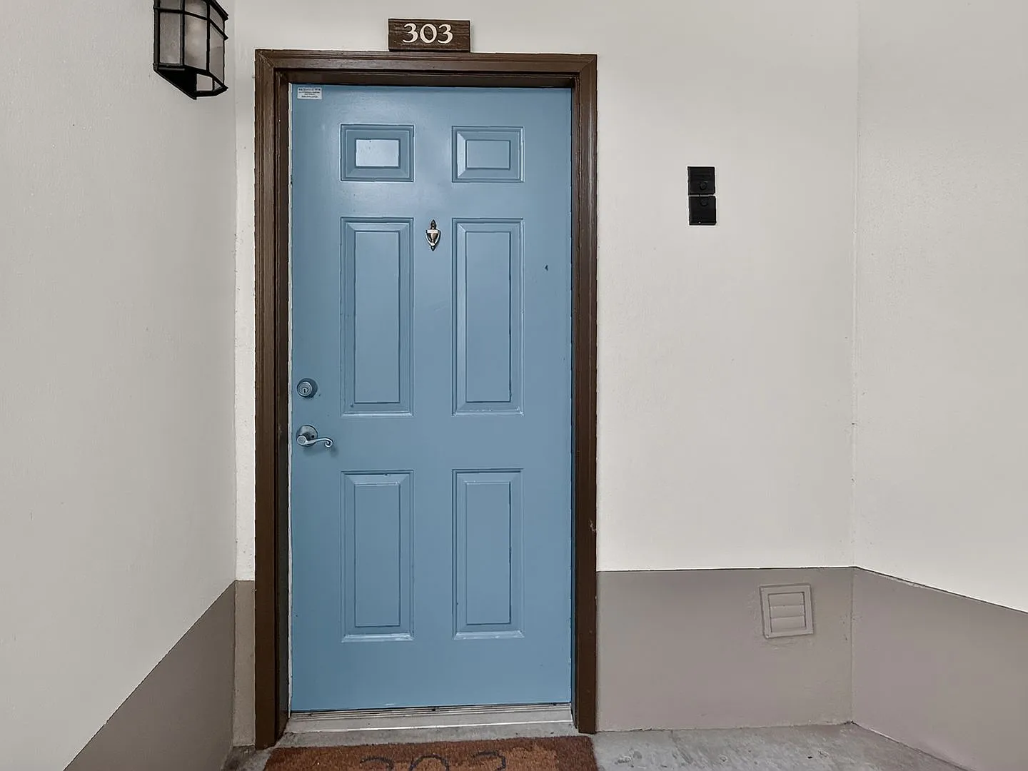 Pet-Friendly 1 Bedroom Condo with Garage & Beautiful Pond View! — Photo 3