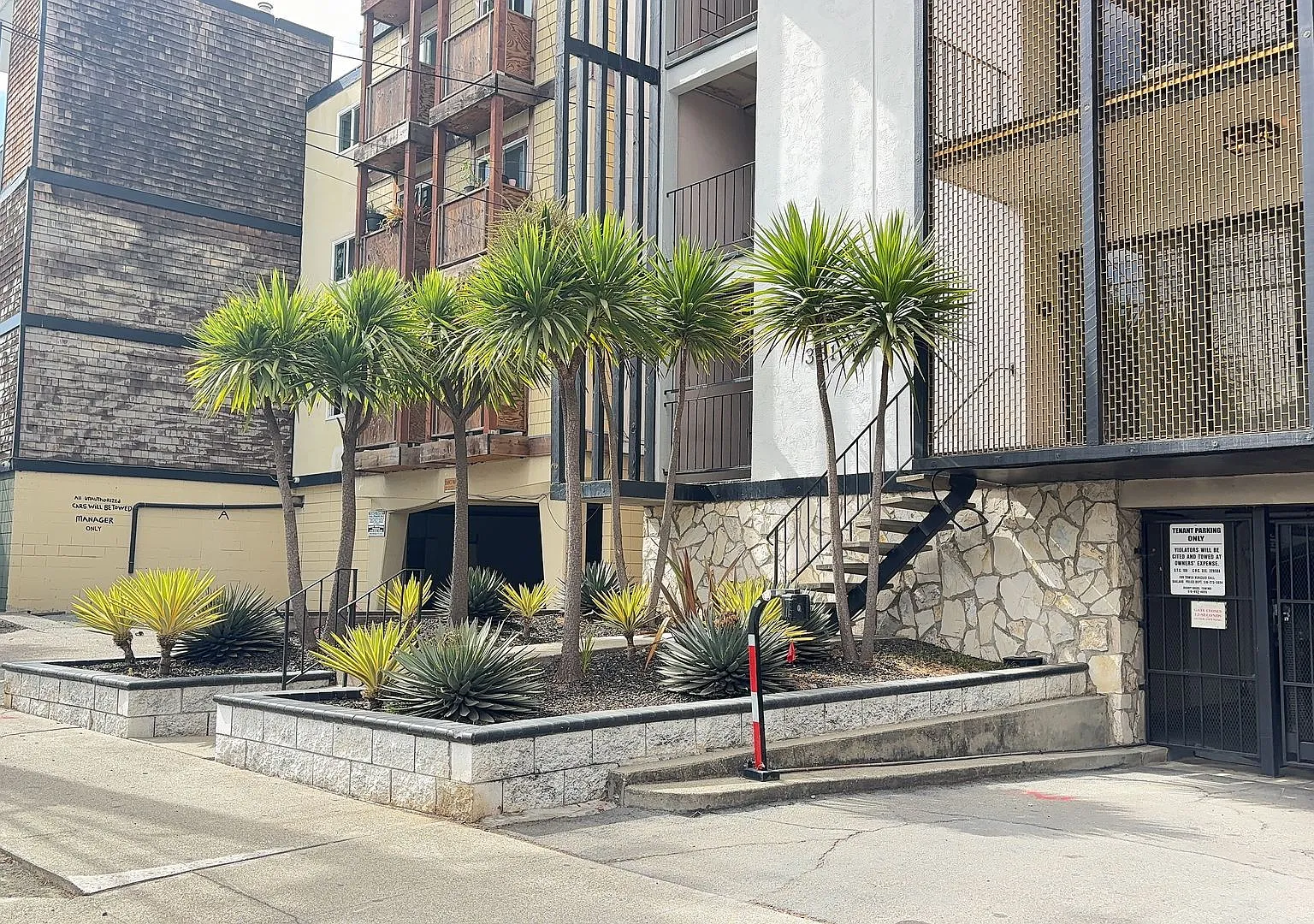 351 Lester Ave — Photo 1