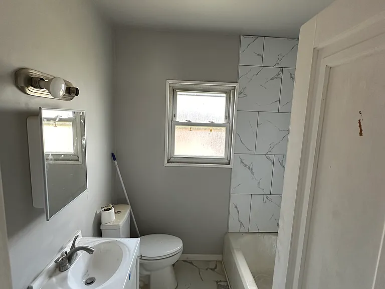 1548 Taft St — Photo 5