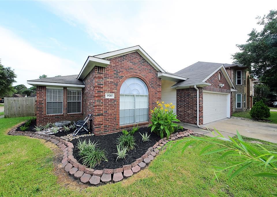 1st image of 19203 Cactus Rose Dr