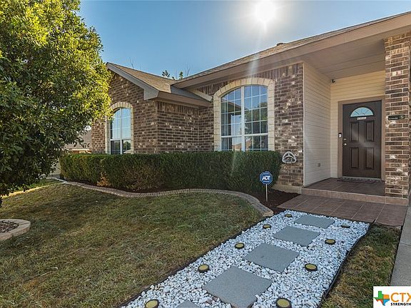 5th image of 3610 Foxglove Ln
