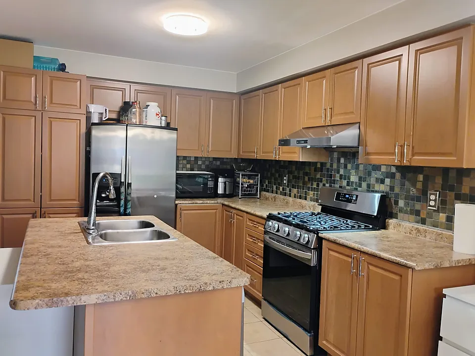 108 Aylesworth Ave