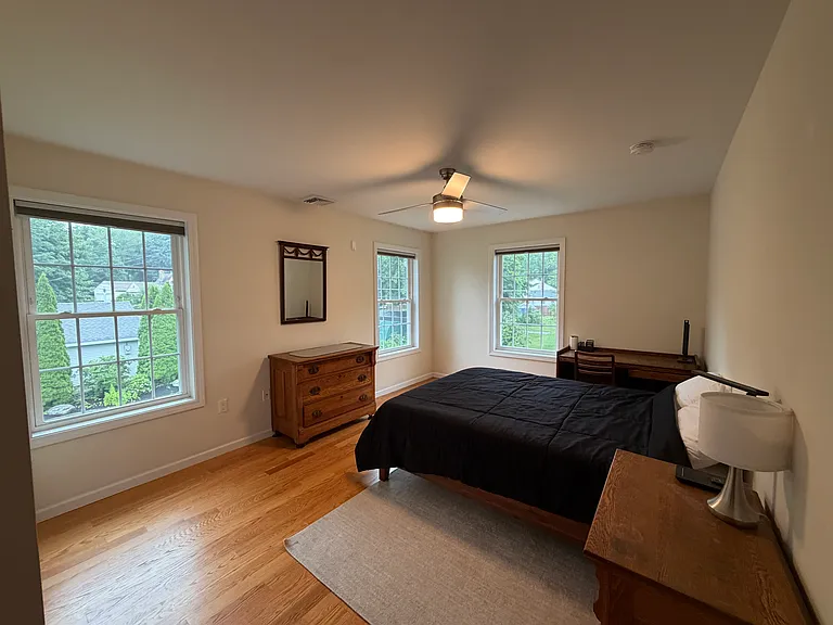 190 Avery Shrs — Photo 2