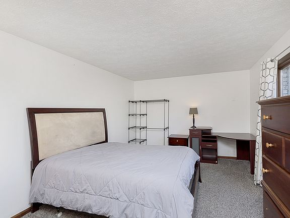4th image of 428 Sudbury Ct