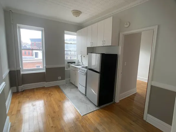 35 Christopher St APT 4C, New York, NY 10014