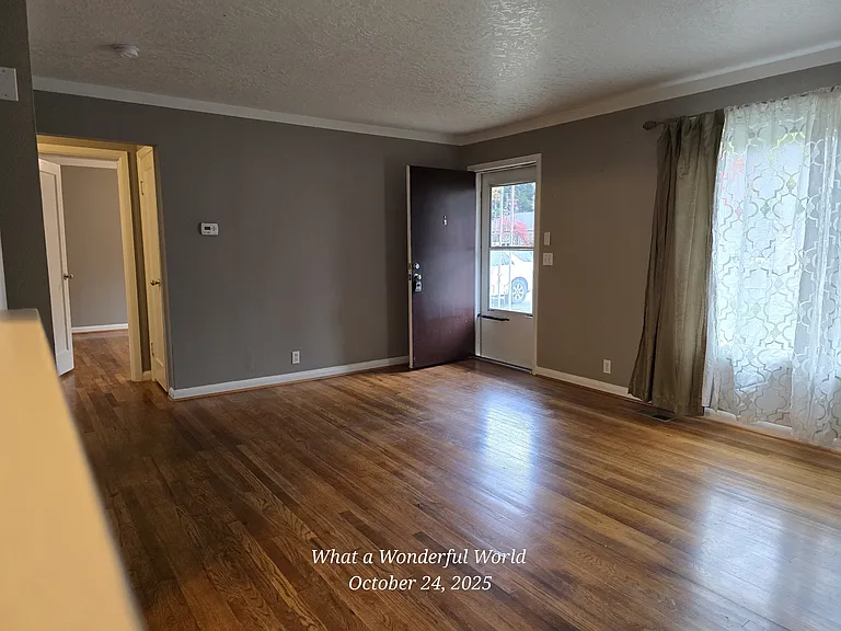 583 Delmar Dr N — Photo 10