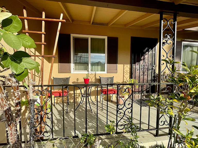 1114 S Stelling Rd — Photo 1