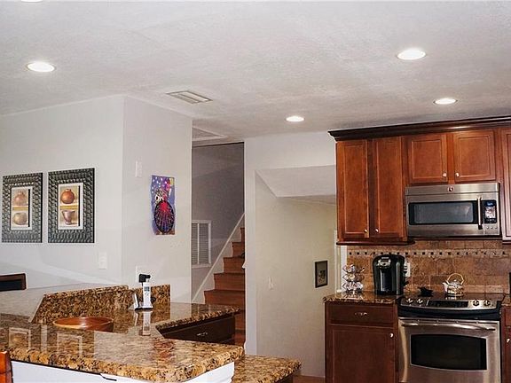 3rd image of 1531 Aster Dr