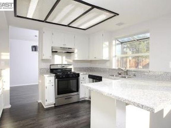 4th image of 2310 Lightcap St