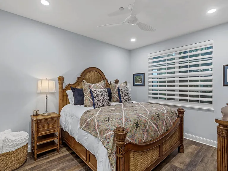 5250 E Harbor Village Dr #102 — Photo 23