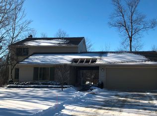 5878 Shilo Ct, West Bloomfield, MI 48322