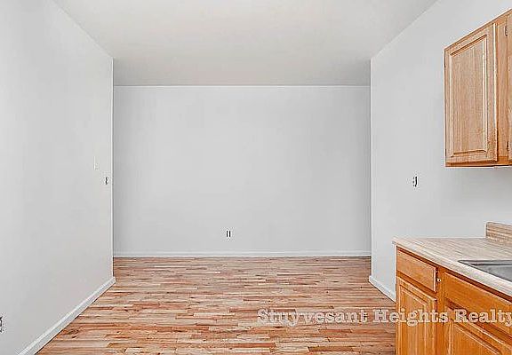 4th image of 505 Lafayette Ave #1K