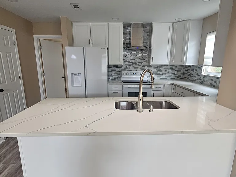 1228 Warwick Dr — Photo 13