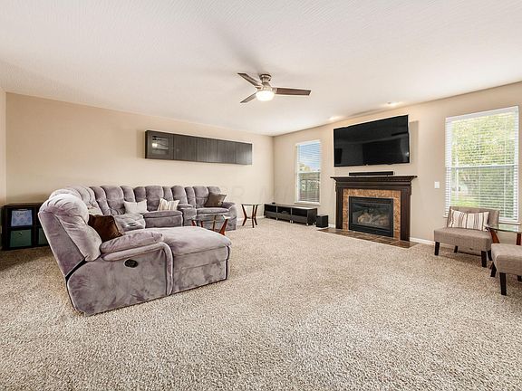 5th image of 11157 Keswick Dr NW